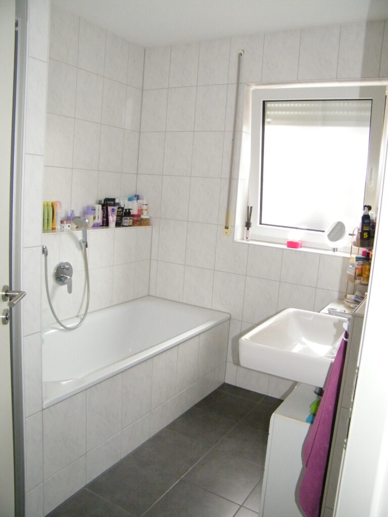 3 1/2-Zimmer-Wohnung im 1.OG mit Balkon in Bönnigheim Bj. 2014 in sehr guter Wohnlage
