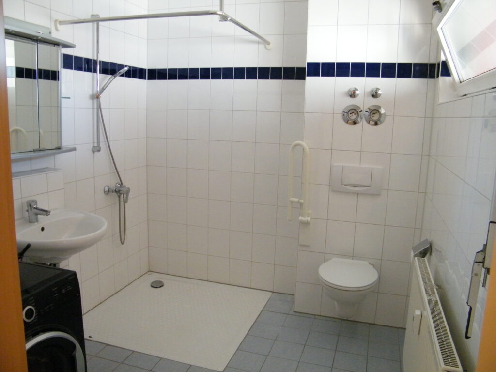 pfiffige Seniorenwohnung in sehr guten & ruhiger Wohnlage in Erligheim – barrierefrei – Aufzug