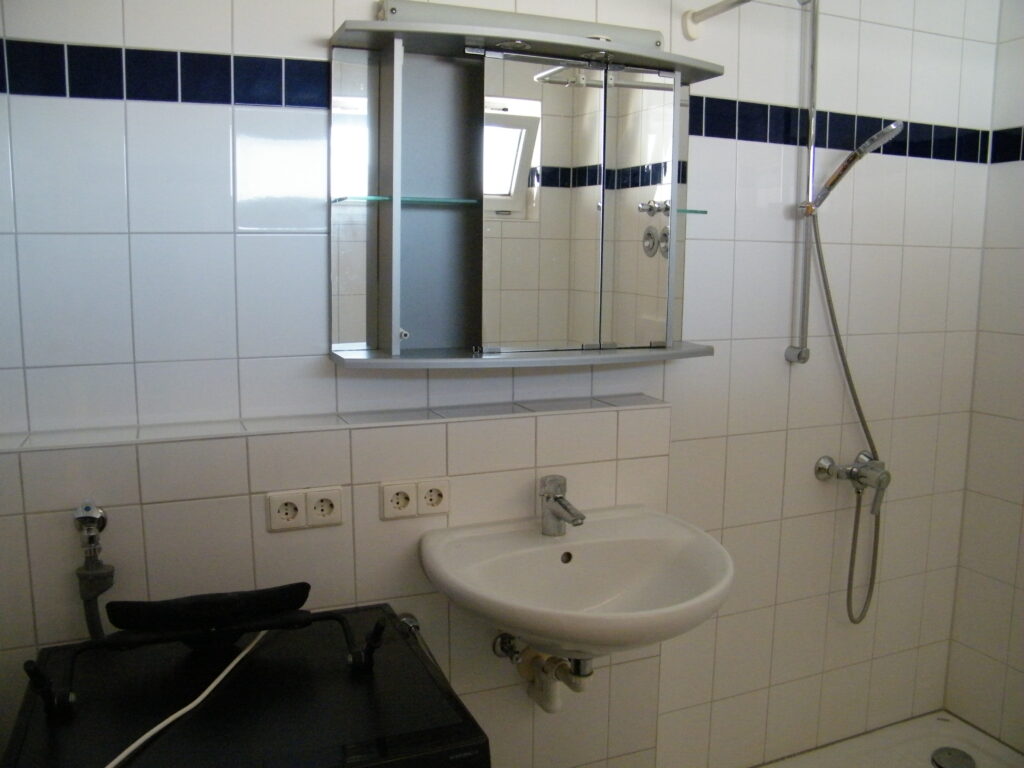 pfiffige Seniorenwohnung in sehr guten & ruhiger Wohnlage in Erligheim – barrierefrei – Aufzug