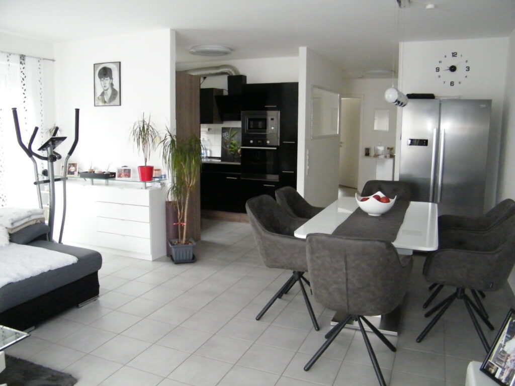 3 1/2-Zimmer-Wohnung im 1.OG mit Balkon in Bönnigheim Bj. 2014 in sehr guter Wohnlage
