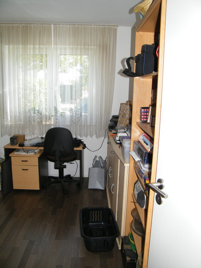 3 1/2 Zimmer-Erdgeschoß-Wohnung mit großem Garten in Bönnigheim, TG-Platz und Stellplatz im Freien