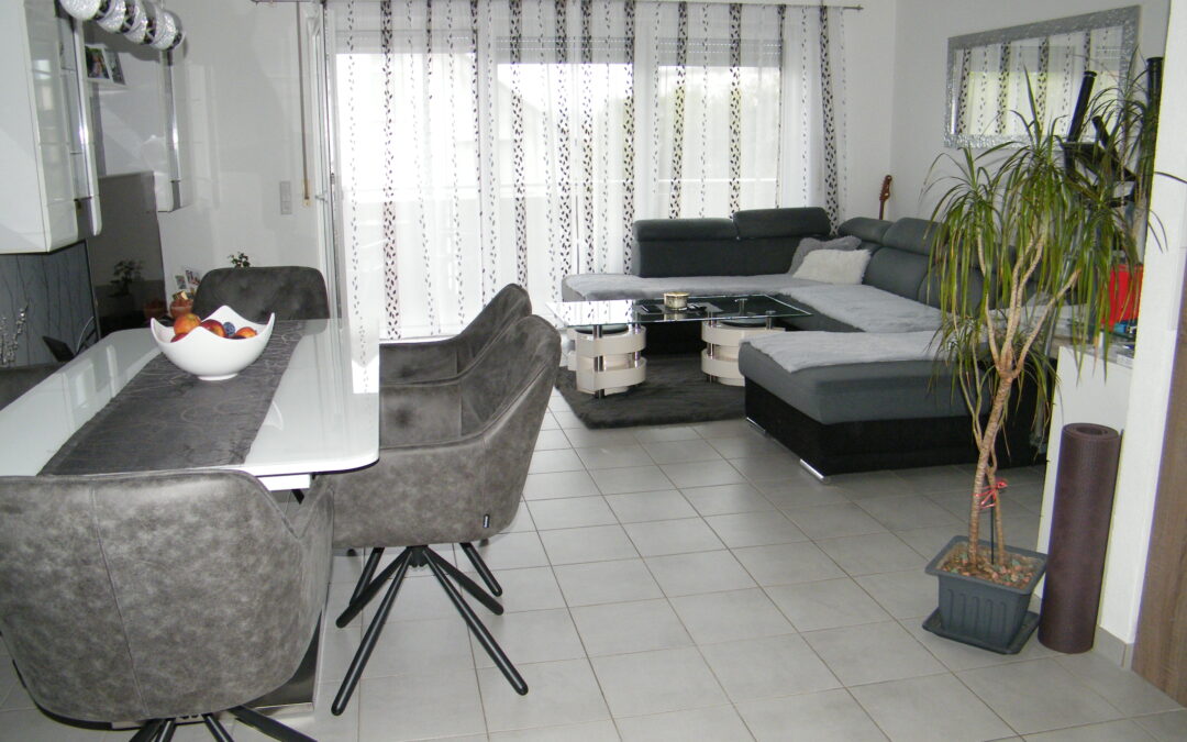 3 1/2-Zimmer-Wohnung im 1.OG mit Balkon in Bönnigheim Bj. 2014 in sehr guter Wohnlage